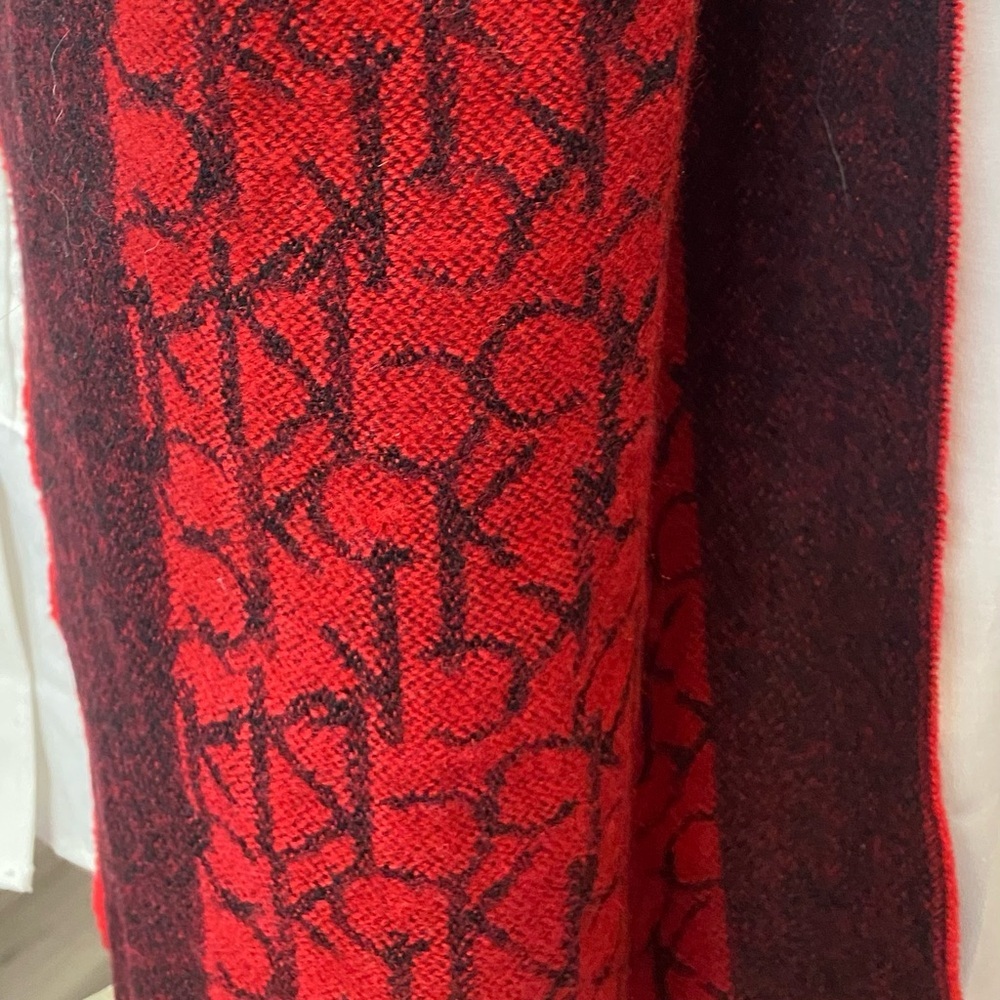 CALVIN KLEIN Red and Black Fringe Knit Logo Scarf  74" x 11" - Picture 6 of 6